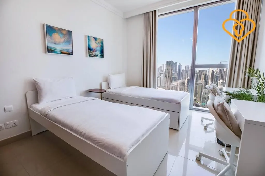 ⁨Keysplease 3 BR Burj View, Dubai Mall Access Boulevard Point Tower⁩ — صورة 14