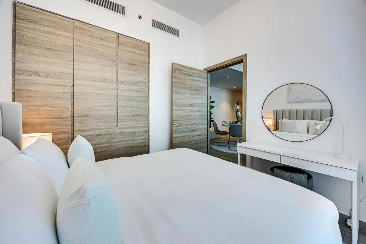 ⁨Cozy 2 bedroom apartment in Dubai Marina⁩ — صورة 29