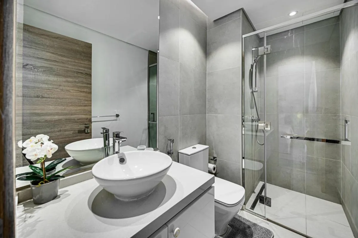 ⁨Cozy 2 bedroom apartment in Dubai Marina⁩ — صورة 30