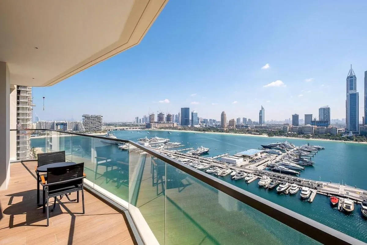 Dubai Marina Harbour View 2BR with Beach Access — صورة 3