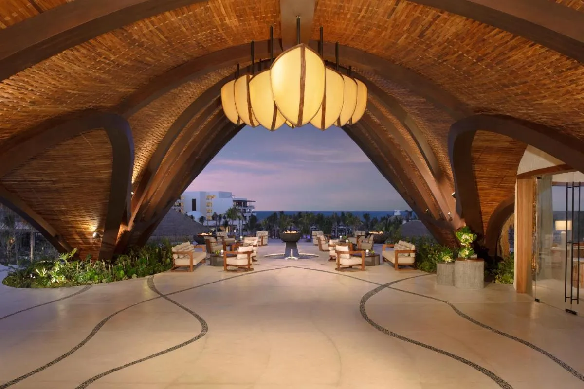 سكرتس بلايا بلانكا كوستا موجرس الل ينكلوسيف ادولتس ونلي - كانكون، المكسيك