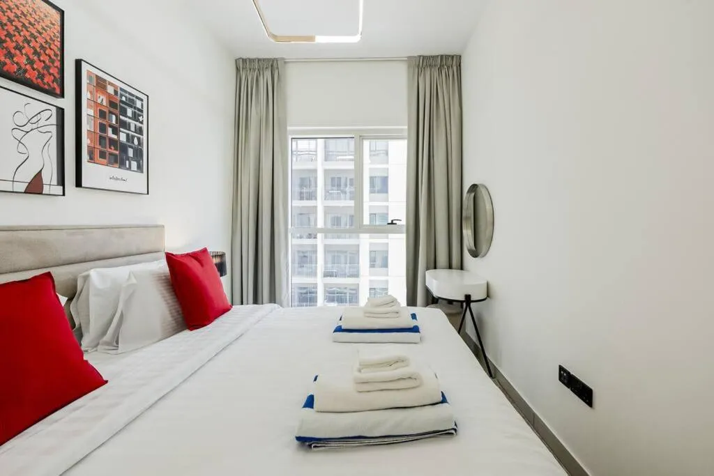 Luxury at Socio Dubai Hills, 2 Beds, Sleeps 4 - DVH Holiday Homes — صورة 4