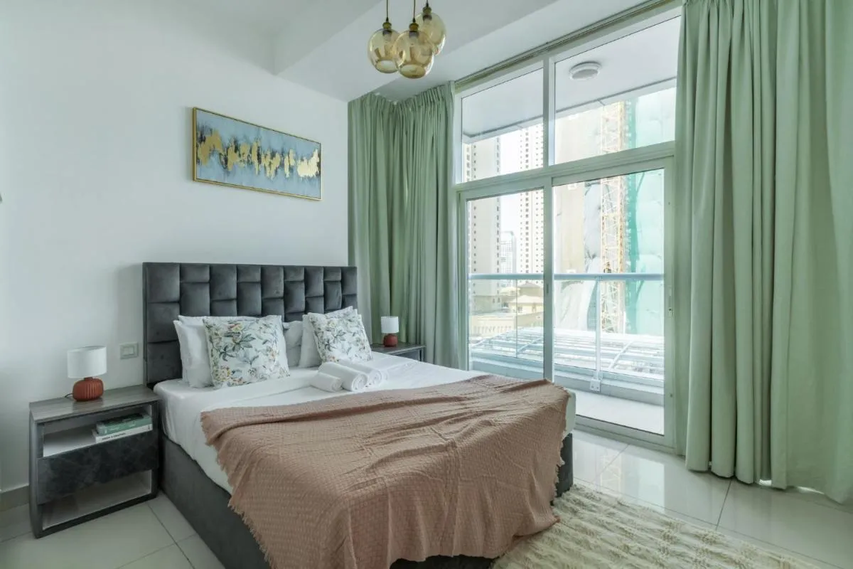 ShoresInn - Chic Waterfront Living in Dubai Marina — صورة 4