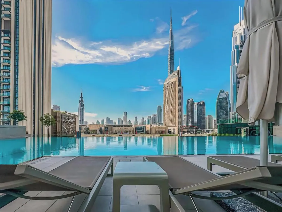 ⁨Dubai Mall Connection - Burj Views - Turf Balcony⁩ — صورة 7