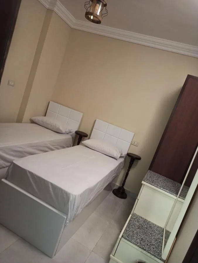 سوزي شقة بي تهي سي بيتويين هيلتون اند فور سيزونز, نو فييو — صورة 4