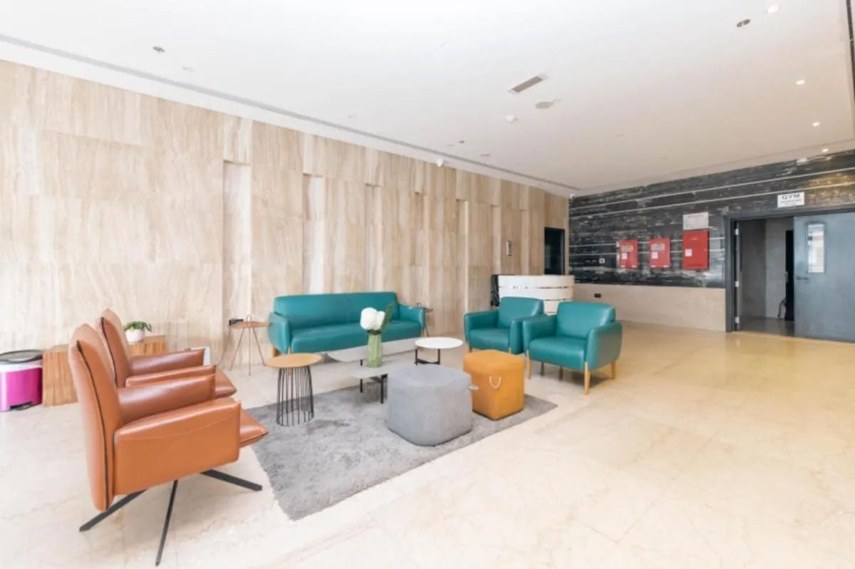 Skyline Studio Apartment with Balcony in Dubai Marina — صورة 3