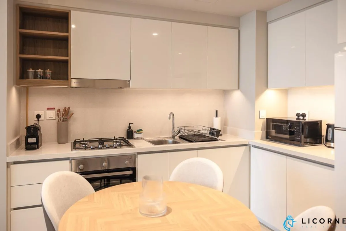 ⁨Top Floor Urban Oasis Steps from Dubai Mall - 1BR Apartment in Downtown Views ll, Tower 1⁩ — صورة 27