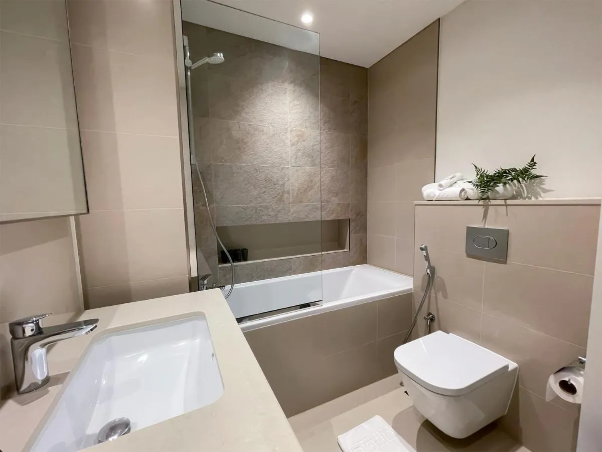 ⁨Stunning 2 Bedroom Apartment Downtown Views 2 - Tower 3 Downtown Dubai⁩ — صورة 33