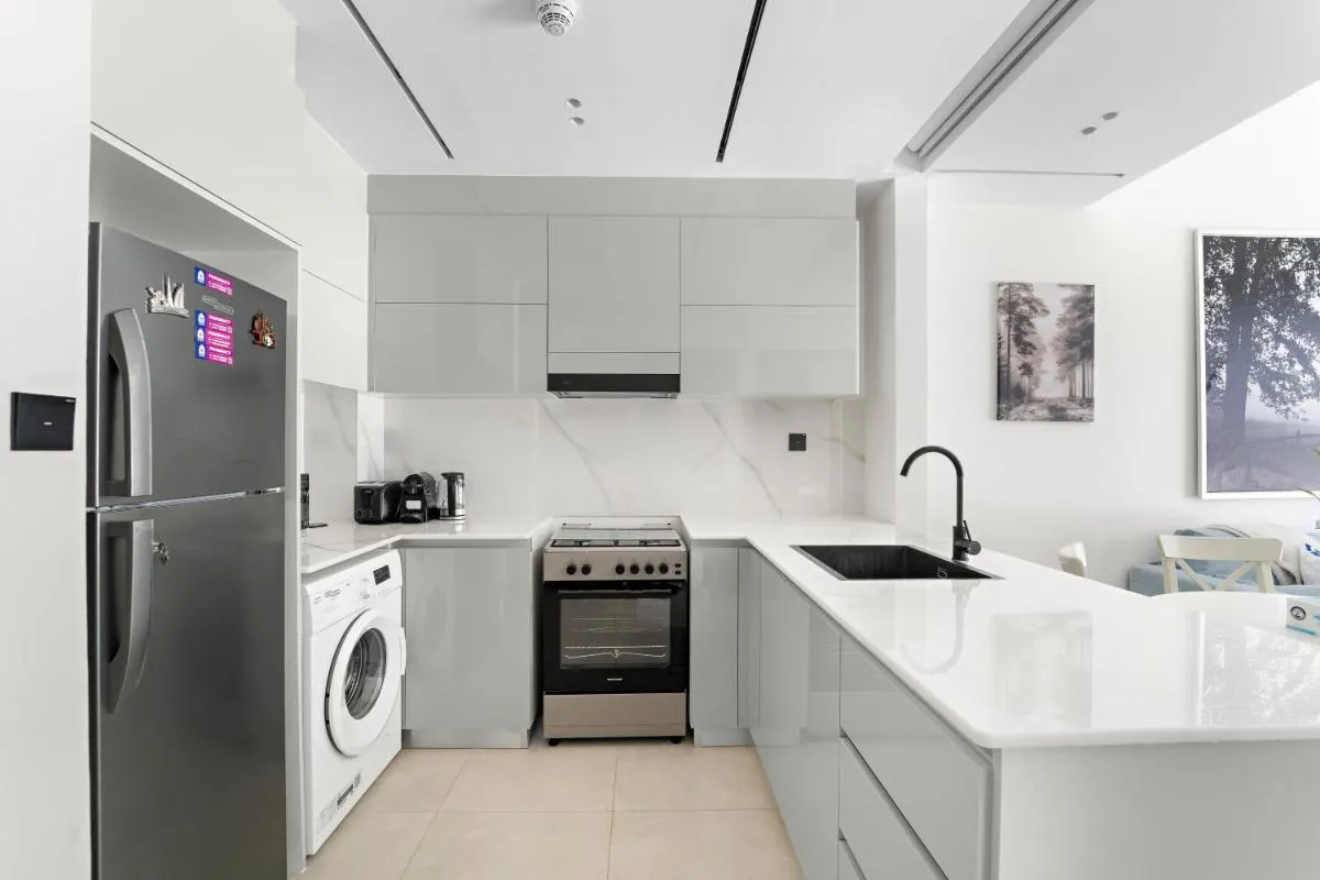 ⁨Elegant 1-Bedroom Apartment⁩ — صورة 11