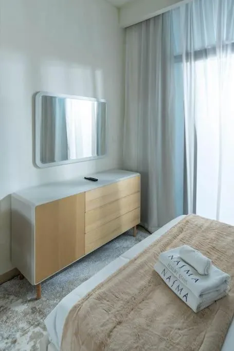 ⁨Nasma Luxury Stays - Dreamy Getaway Unwind in a Modern Dubai Studio⁩ — صورة 6