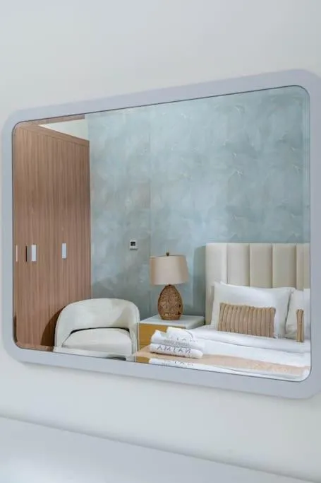 ⁨Nasma Luxury Stays - Dreamy Getaway Unwind in a Modern Dubai Studio⁩ — صورة 7