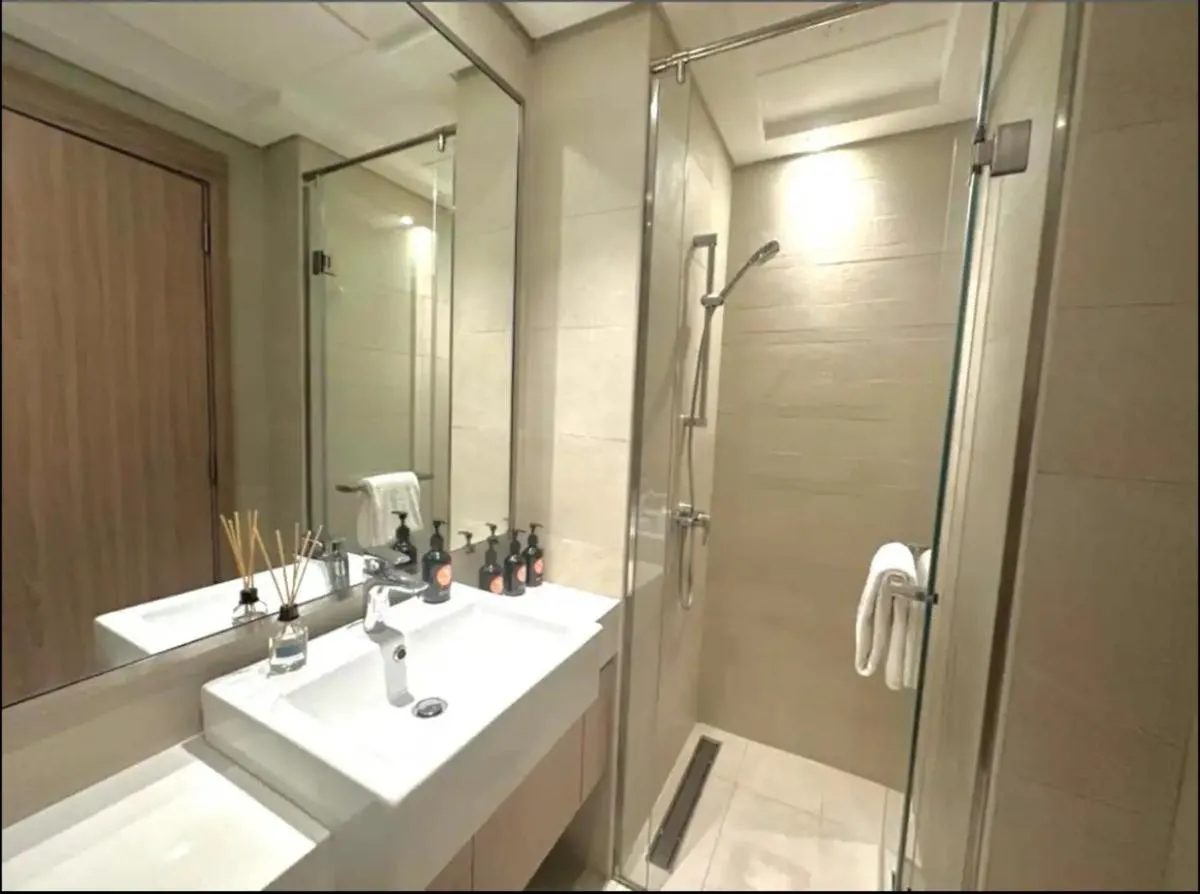 ⁨Dubai Galaxy in Azizi Riviera Luxury Studio⁩ — صورة 5