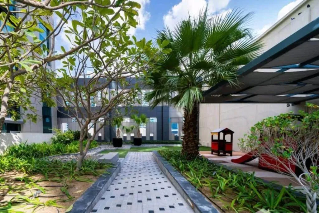 ⁨Cozy Hideaway-Damac Cour Jardin near Dubai Mall⁩ — صورة 6