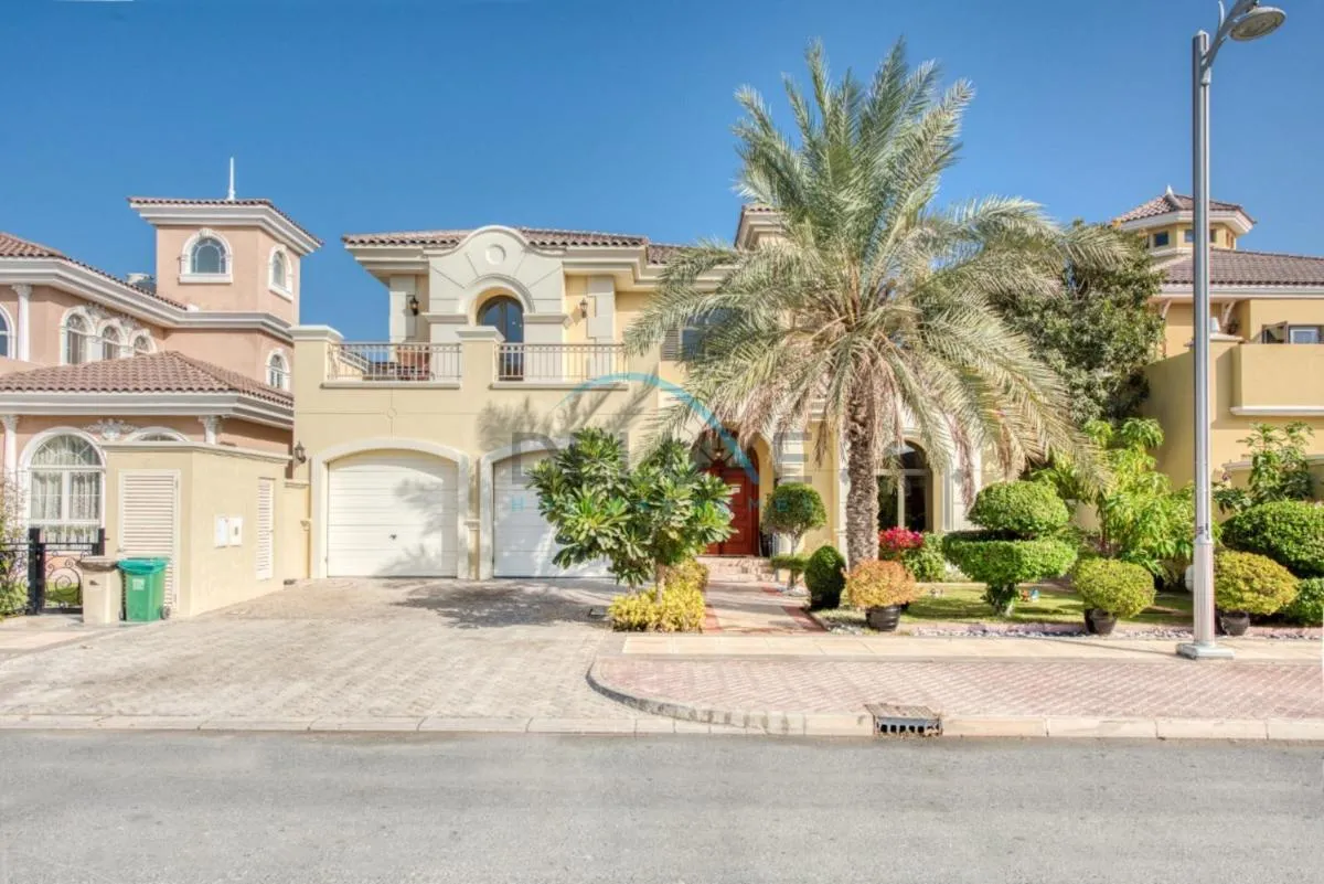 Prestigious 5BR Villa with Assistant Room and Private Pool in Frond O Palm Jumeirah by Deluxe Holiday Homes — صورة 2