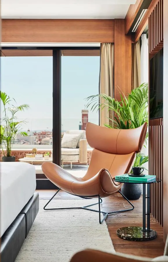 تومسون مدريد، باي حياة - مدريد، إسبانيا