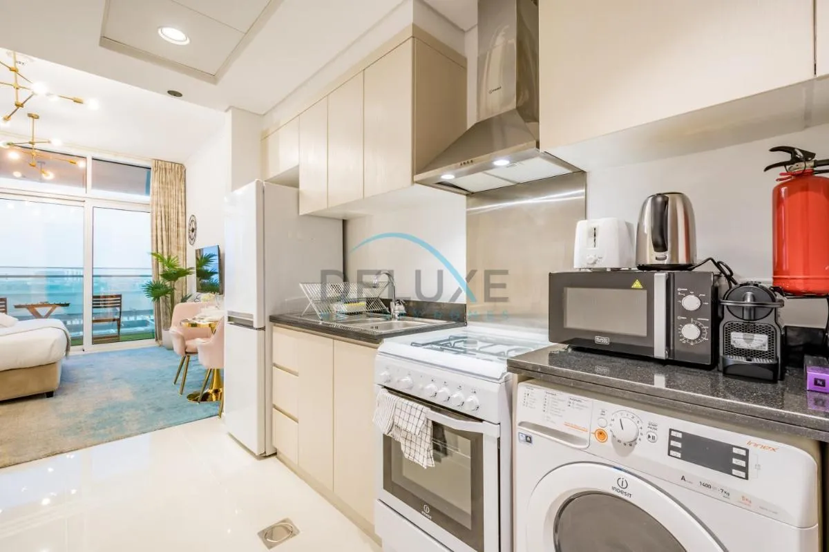 Chic Studio in Damac Hills Carson B, Dubailand by Deluxe Holiday Homes — صورة 3