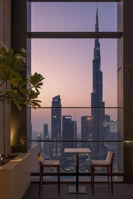 Glow Sky Suite Trendy 1BR- Dubai Mall Access by Maxx Value Homes - دبي، الإمارات
