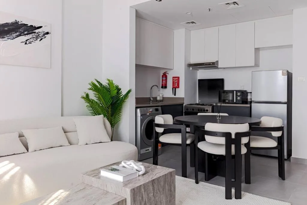 ⁨Sahab - courtyard view 1BR⁩ — صورة 11
