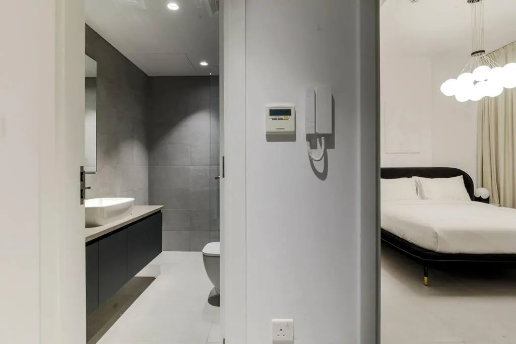 ⁨Sahab - courtyard view 1BR⁩ — صورة 12
