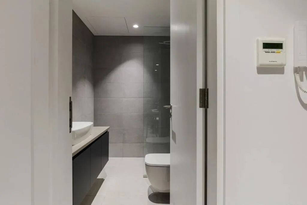 ⁨Sahab - courtyard view 1BR⁩ — صورة 34