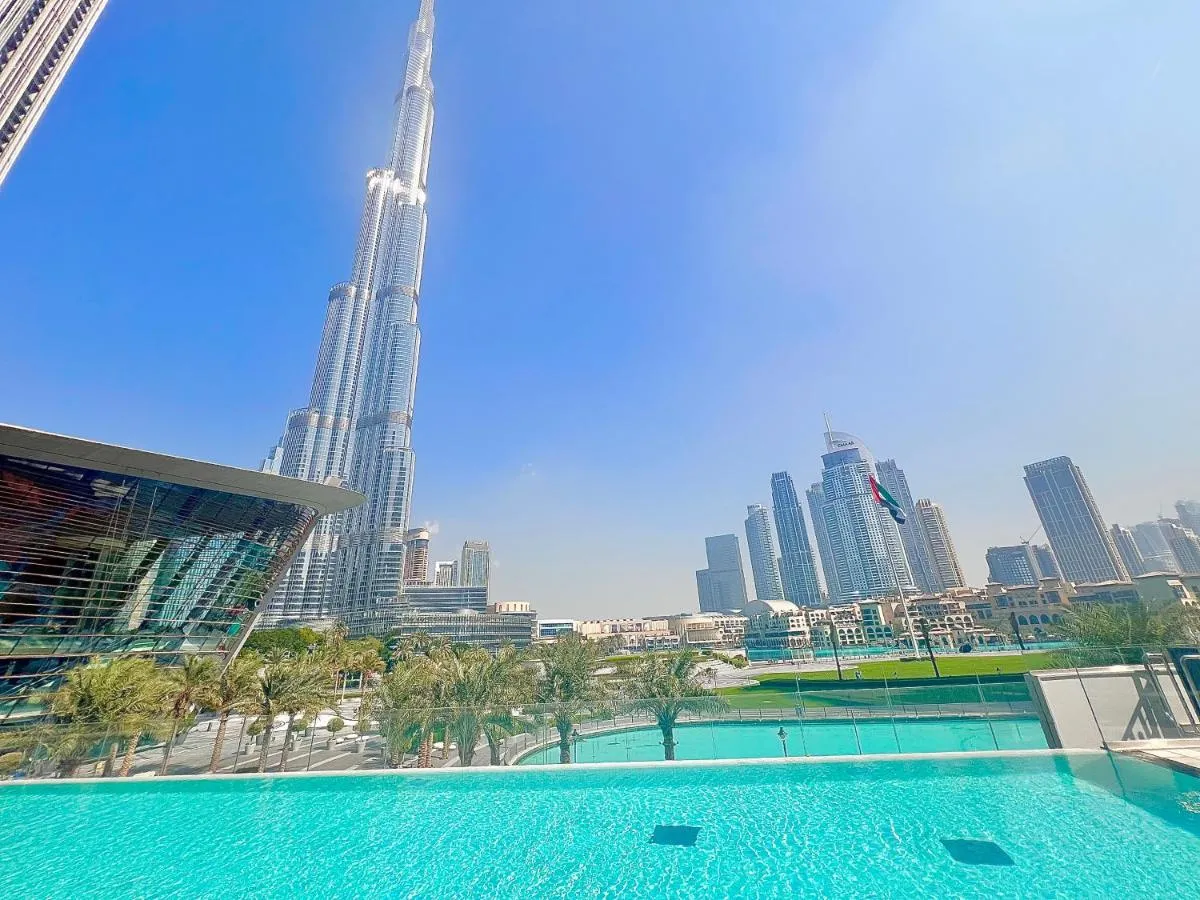 Luxury 1BR 5min to Dubai Mall Burj Khalifa View from pool - دبي، الإمارات