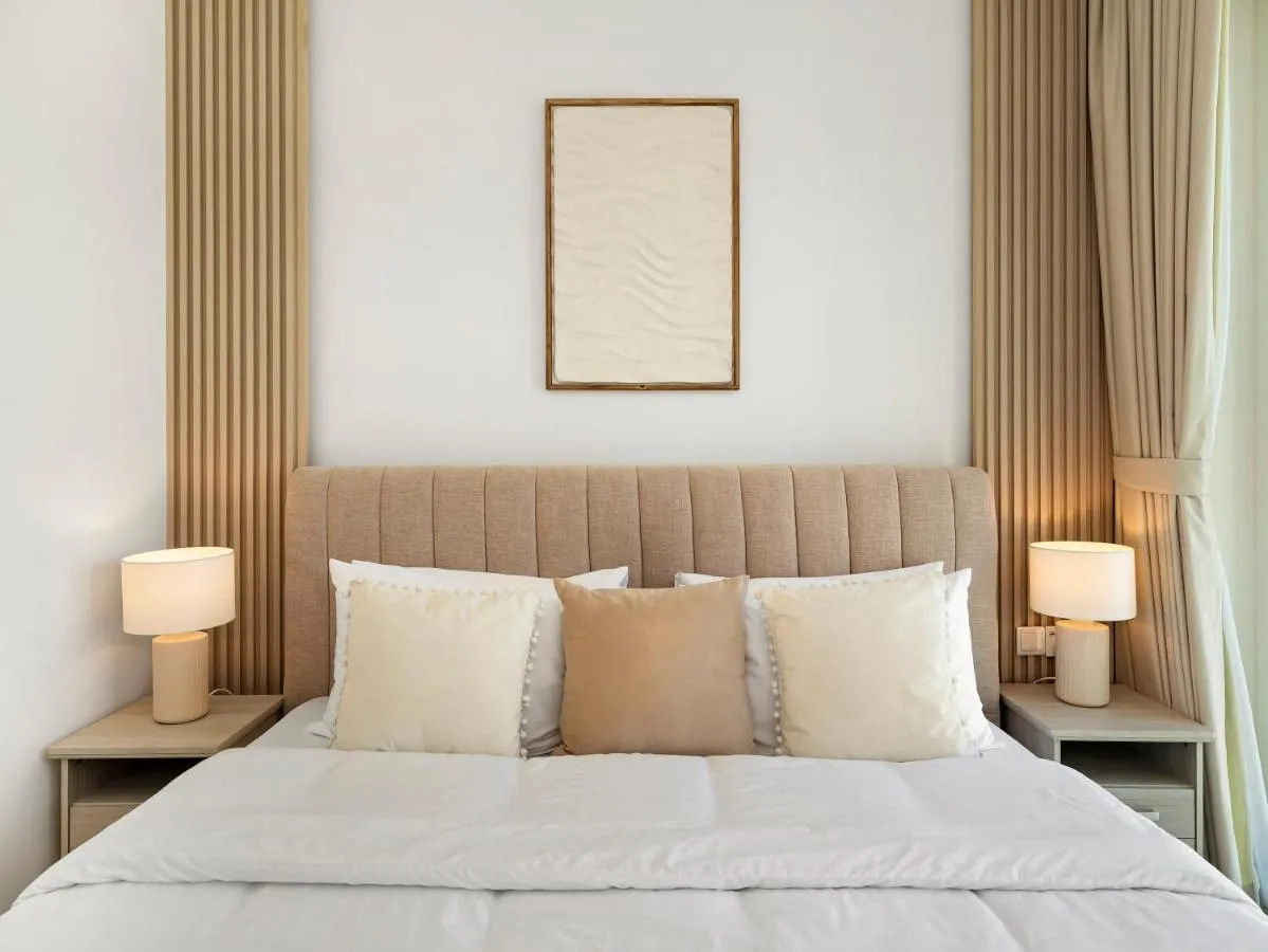⁨Blissful Stays - Luxury Two Bedroom Apartment at Downtown Views II- 5 min walk to Dubai Mall, Burj Khalifa with Infinity Pool⁩ — صورة 27