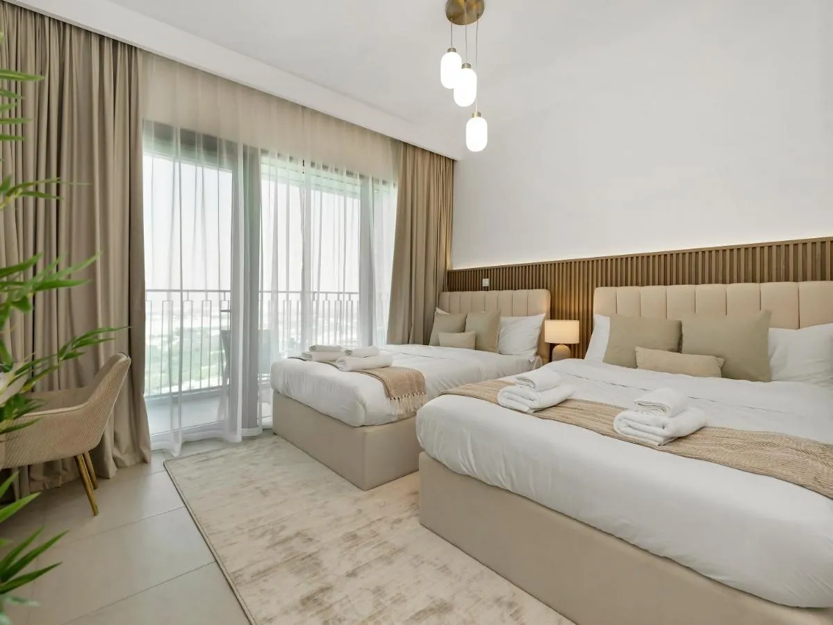 ⁨Blissful Stays - Luxury Two Bedroom Apartment at Downtown Views II- 5 min walk to Dubai Mall, Burj Khalifa with Infinity Pool⁩ — صورة 28