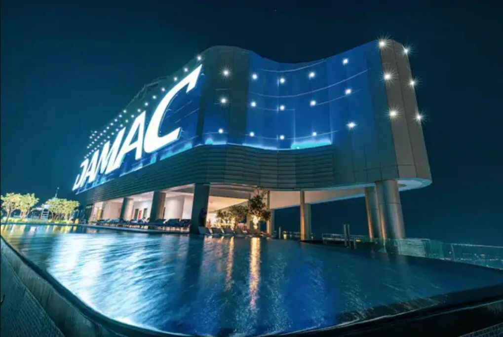⁨Highest Infinity Pool Burj Khalifa View⁩ — صورة 50