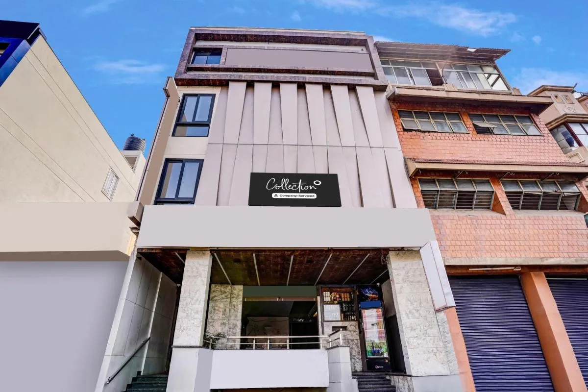 سوبر كوليكشن و مترو بارك وببوسيت كالاسيباليا بوس ستاند - بنغالور، الهند