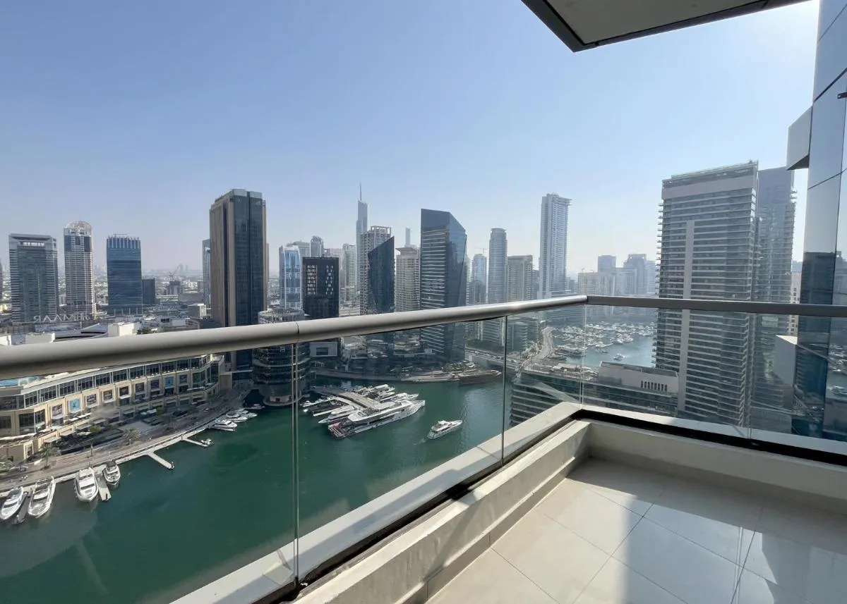 Stunning 1 bedroom in JBR with Balcony - Dubai Marina Mall view — صورة 3
