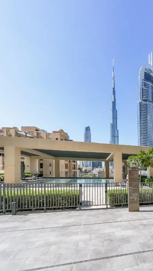 Stunning 2BR Apt Burj Royale 10 mins walk to Dubai mall — صورة 3
