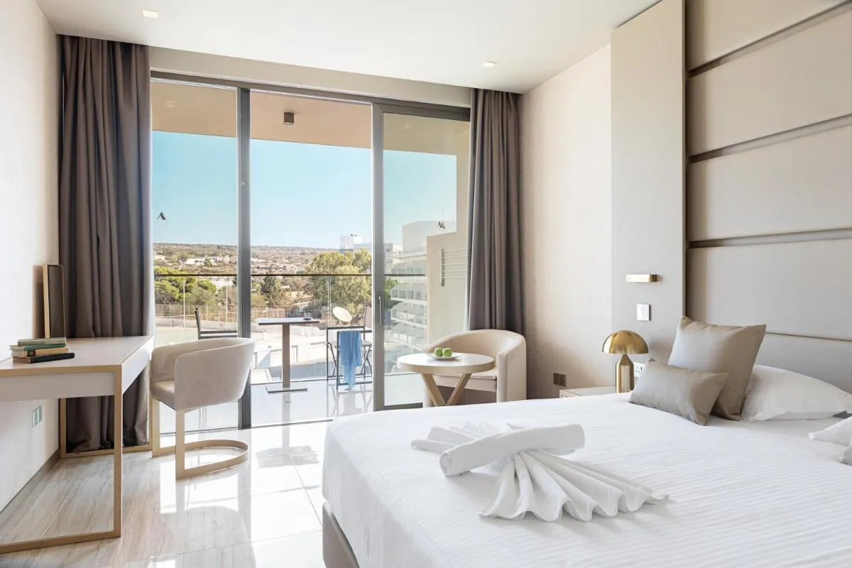 اماراندي (ادولتس ونلي) — صورة 2