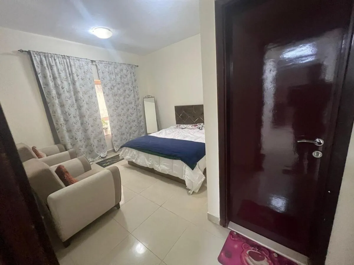 ⁨Dubai Sharjah Sunny Border Hotel Appartement⁩ — صورة 14