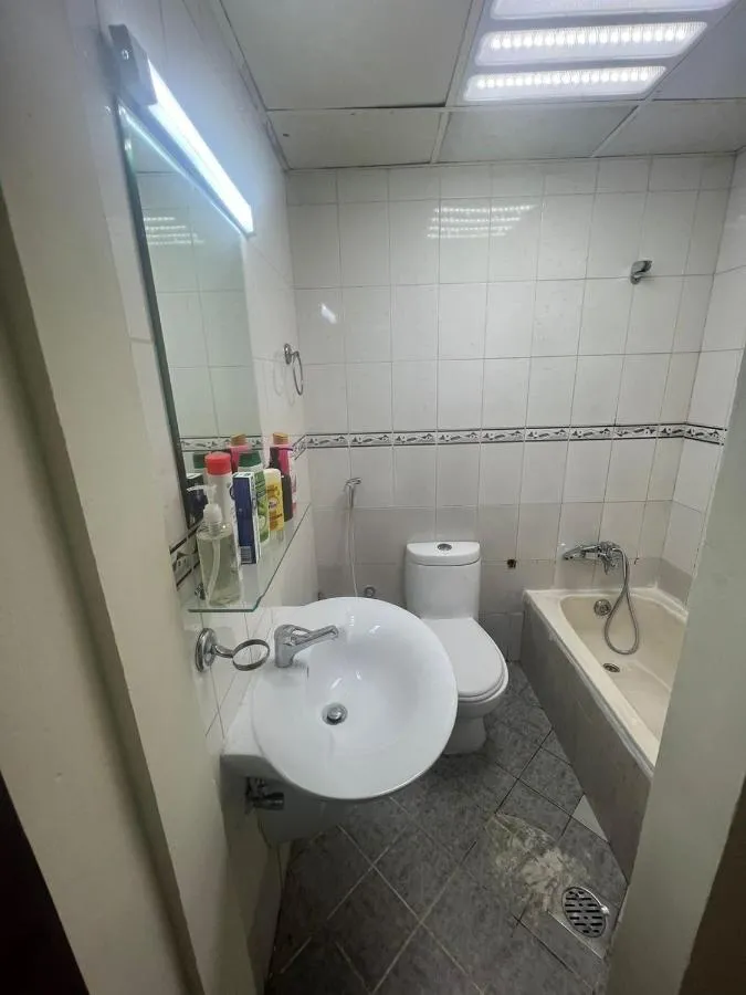 ⁨Dubai Sharjah Sunny Border Hotel Appartement⁩ — صورة 7