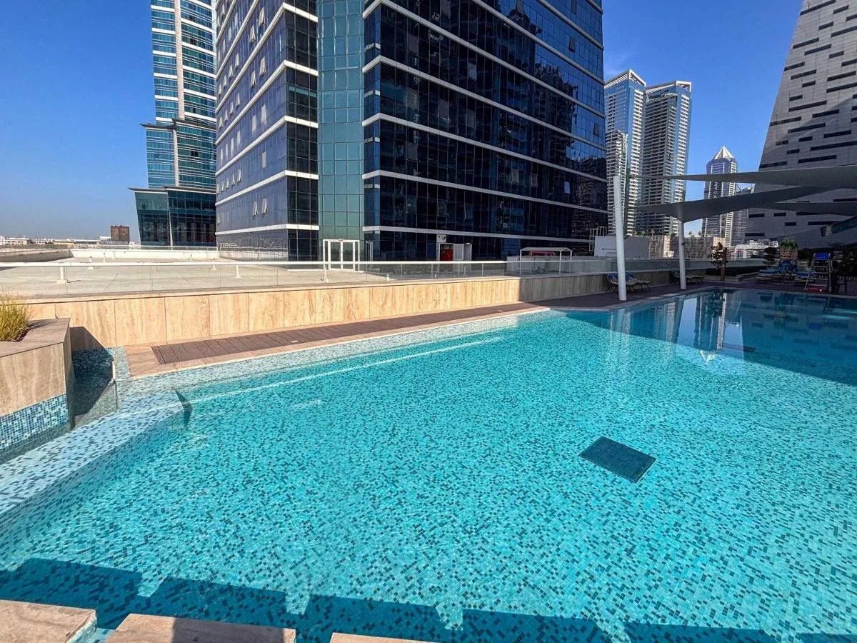 ⁨Frank Porter - Urban Oasis⁩ — صورة 29