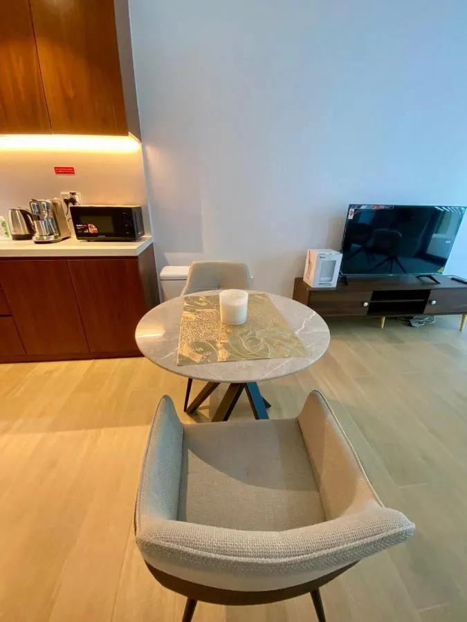 La Mer Beach Jumeirah 1 bedroom hall Beach view balcony burj khalifa view walk distance few steps by oima leasing property — صورة 4