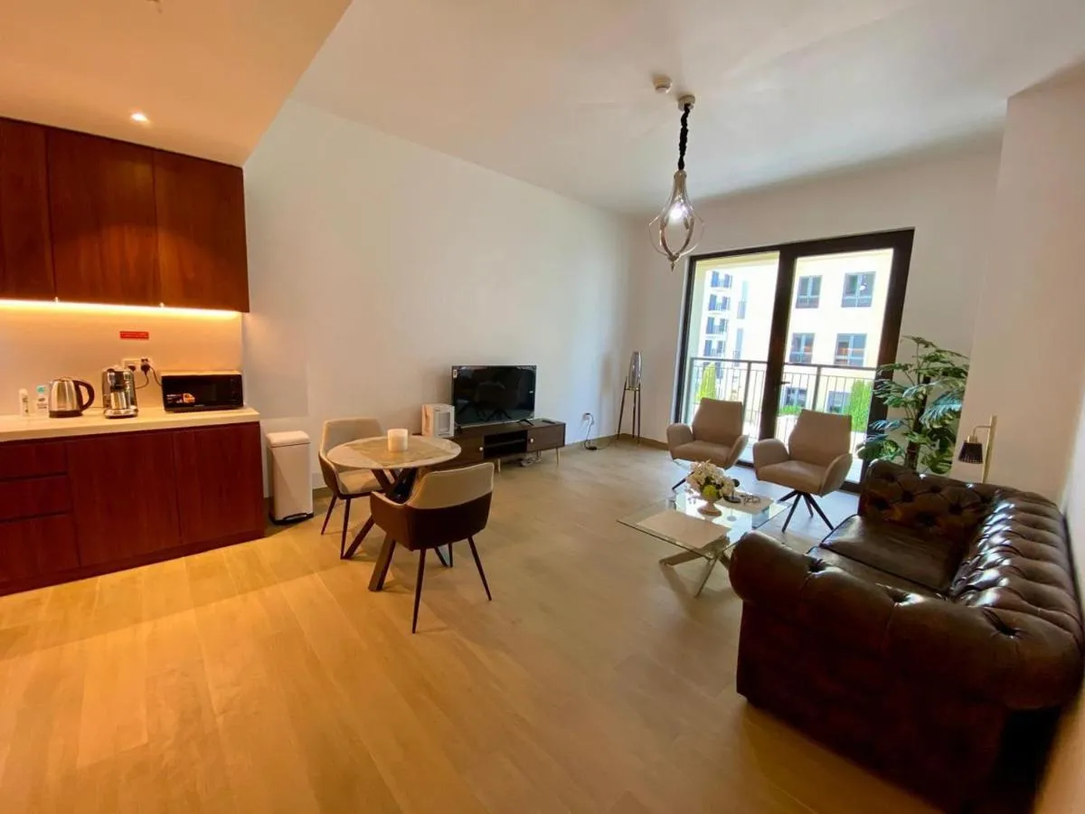La Mer Beach Jumeirah 1 bedroom hall Beach view balcony burj khalifa view walk distance few steps by oima leasing property — صورة 3