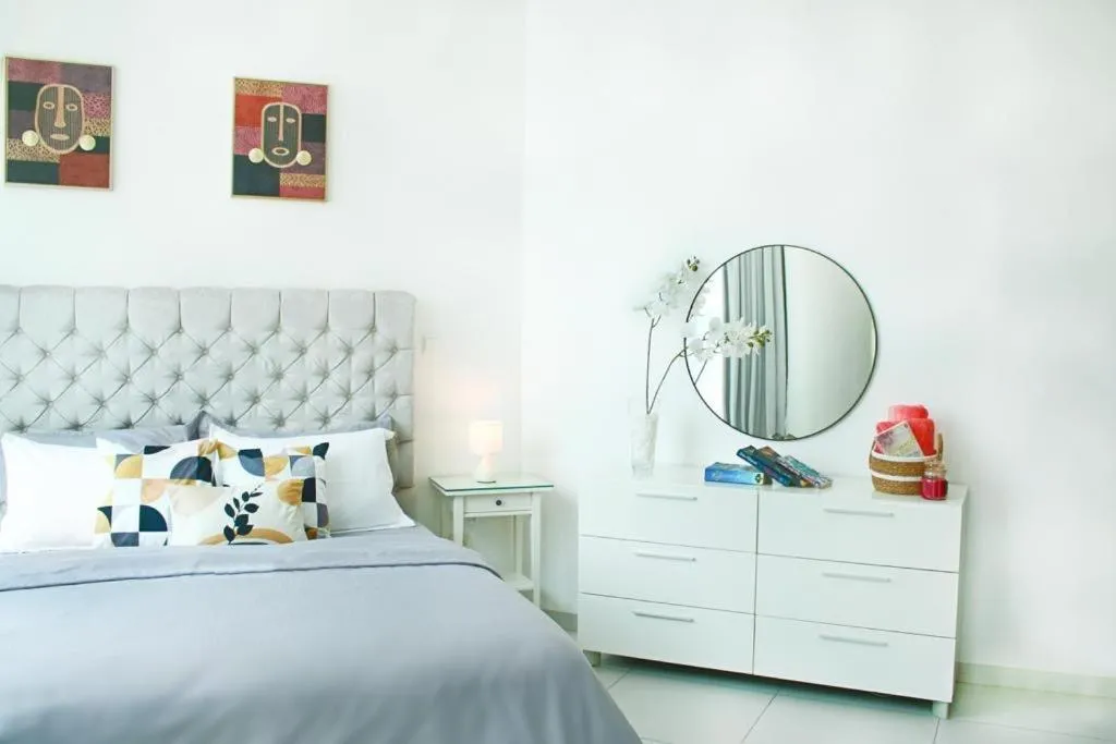 ⁨2 Bedroom Apartment with Spacious Private Garden in Dubai Marina⁩ — صورة 14