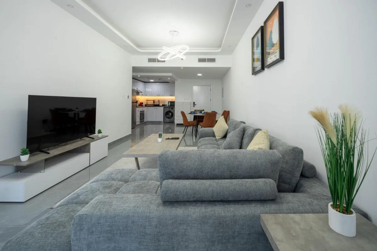 Dubai Marina - 1 BHK Unique Apartment