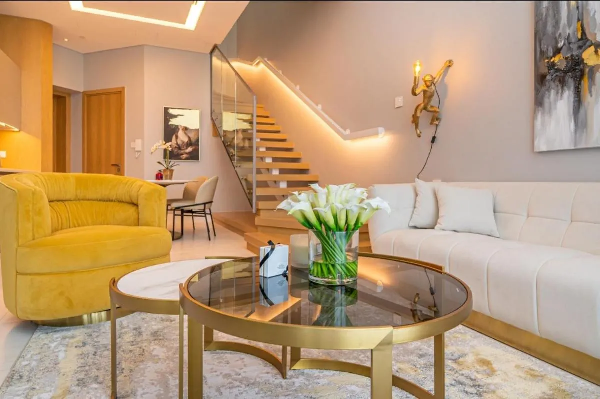 ⁨Iconic 1Bedroom Duplex with Skyline Views Near Downtown Dubai & Burj Khalifa⁩ — صورة 2