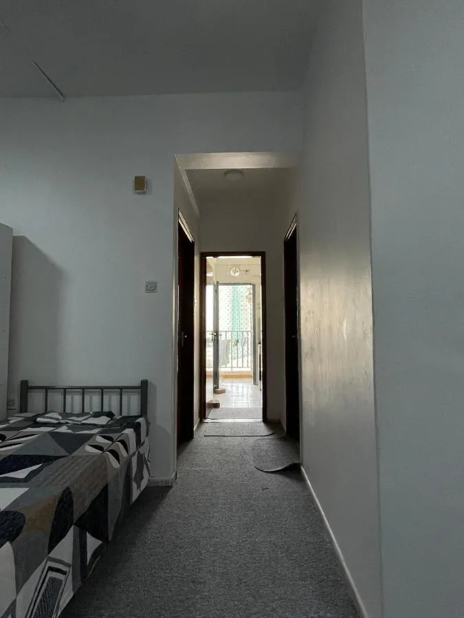 ⁨Ladies sharing Room beside Dubai station⁩ — صورة 7