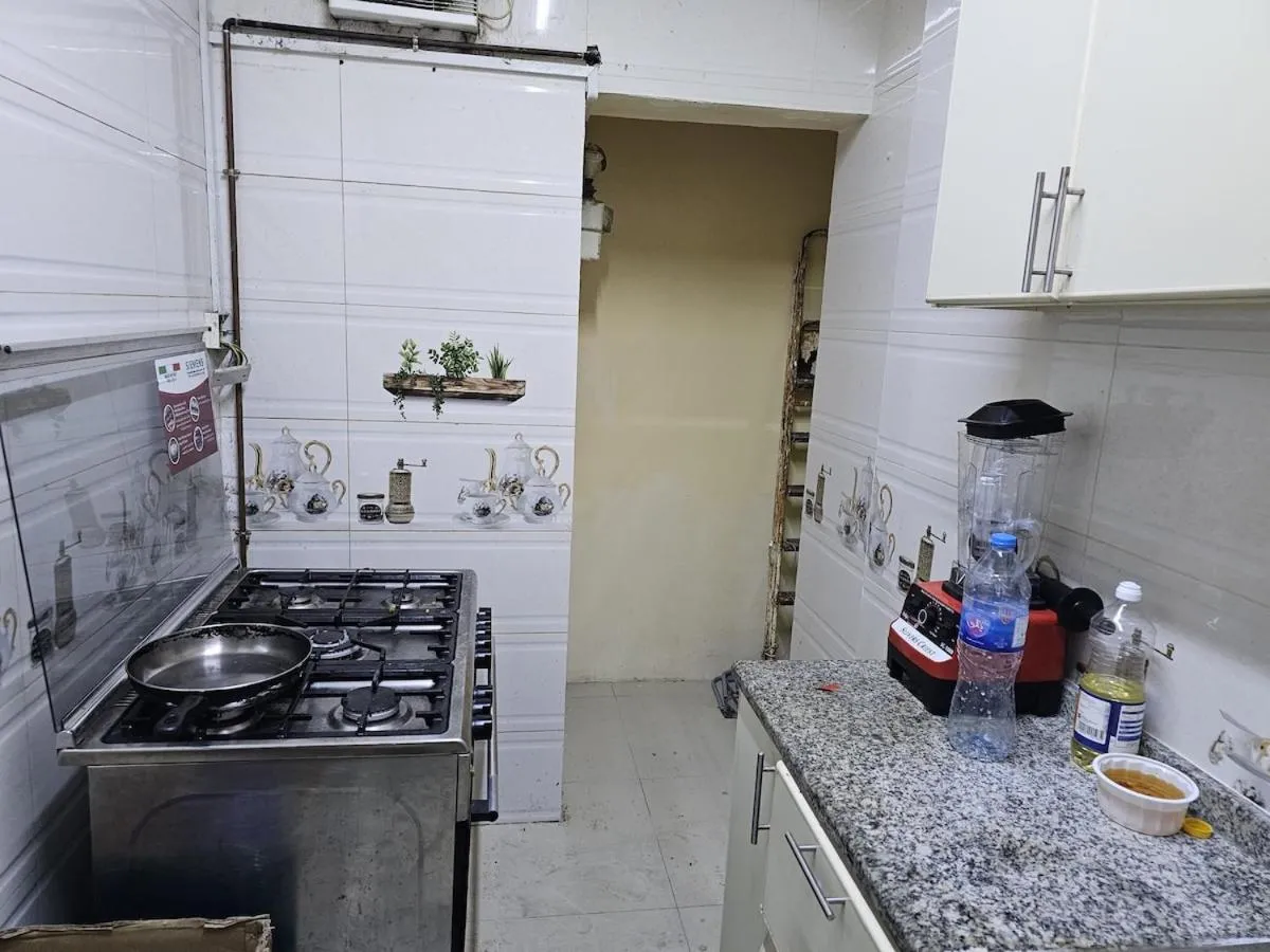 ⁨Sea View APT Near dubai Bus Station men Sharing⁩ — صورة 12