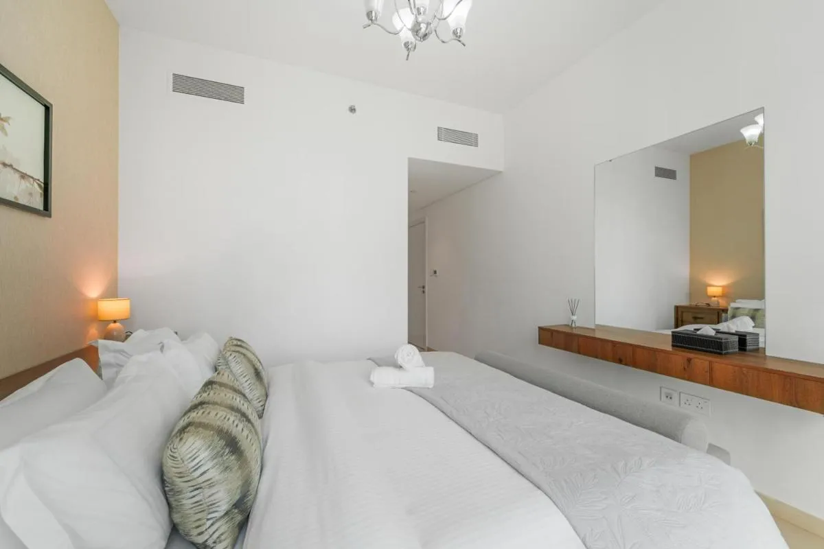 ⁨Amazing 2BR Home Burj Khalifa View Steps Walk to DubaiMall⁩ — صورة 10