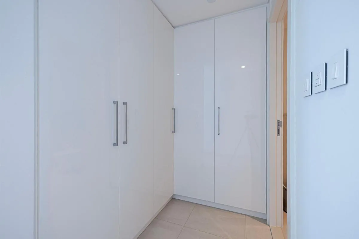 ⁨Amazing 2BR Home Burj Khalifa View Steps Walk to DubaiMall⁩ — صورة 11