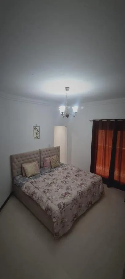 Deluxe Dubai private room bath with private balcony - الشارقة، الإمارات