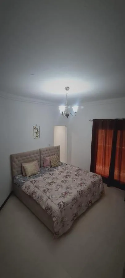 Deluxe Dubai private room bath with private balcony - الشارقة، الإمارات