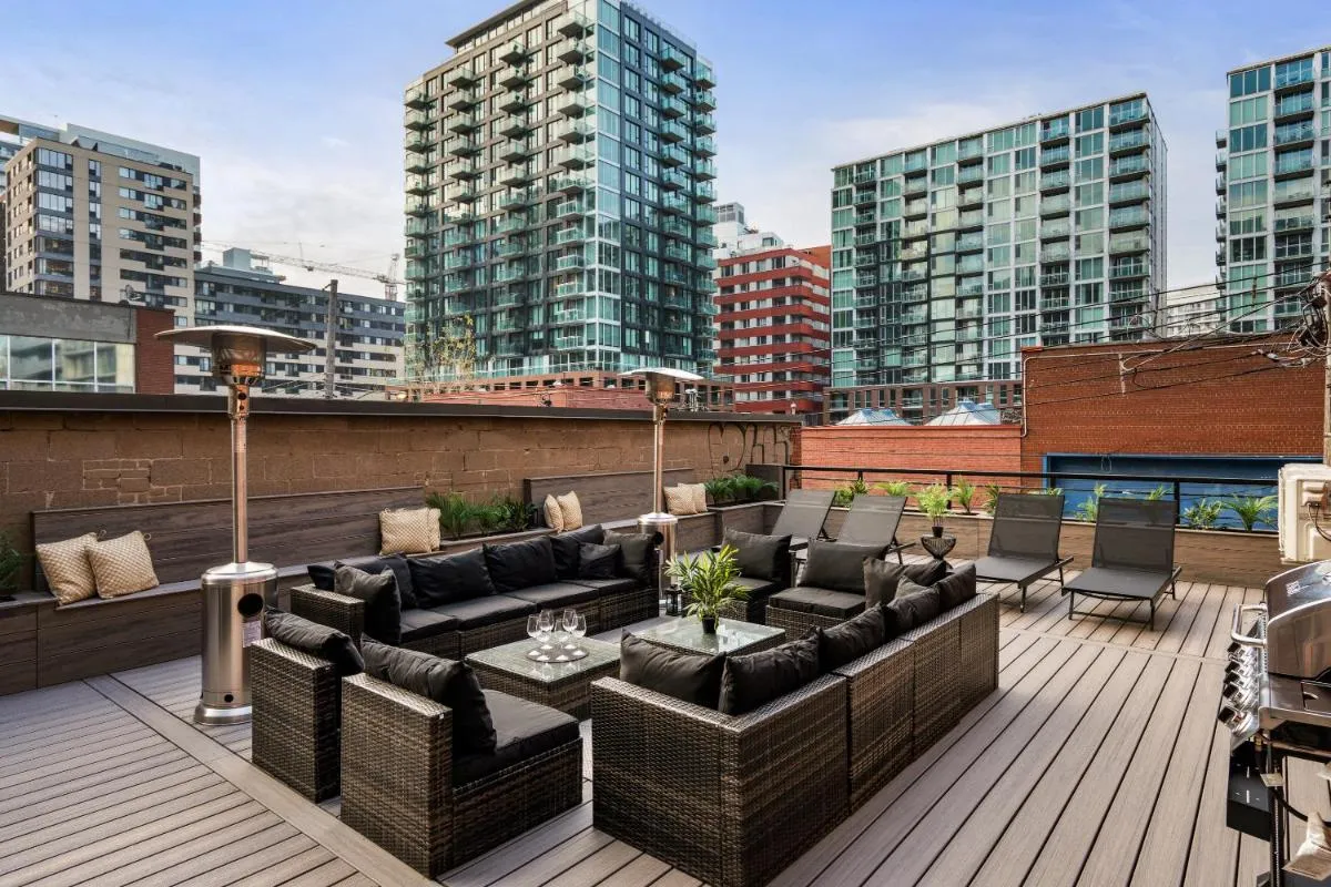 غريففين ابارثوتل داون تاون - مونتريال، كندا