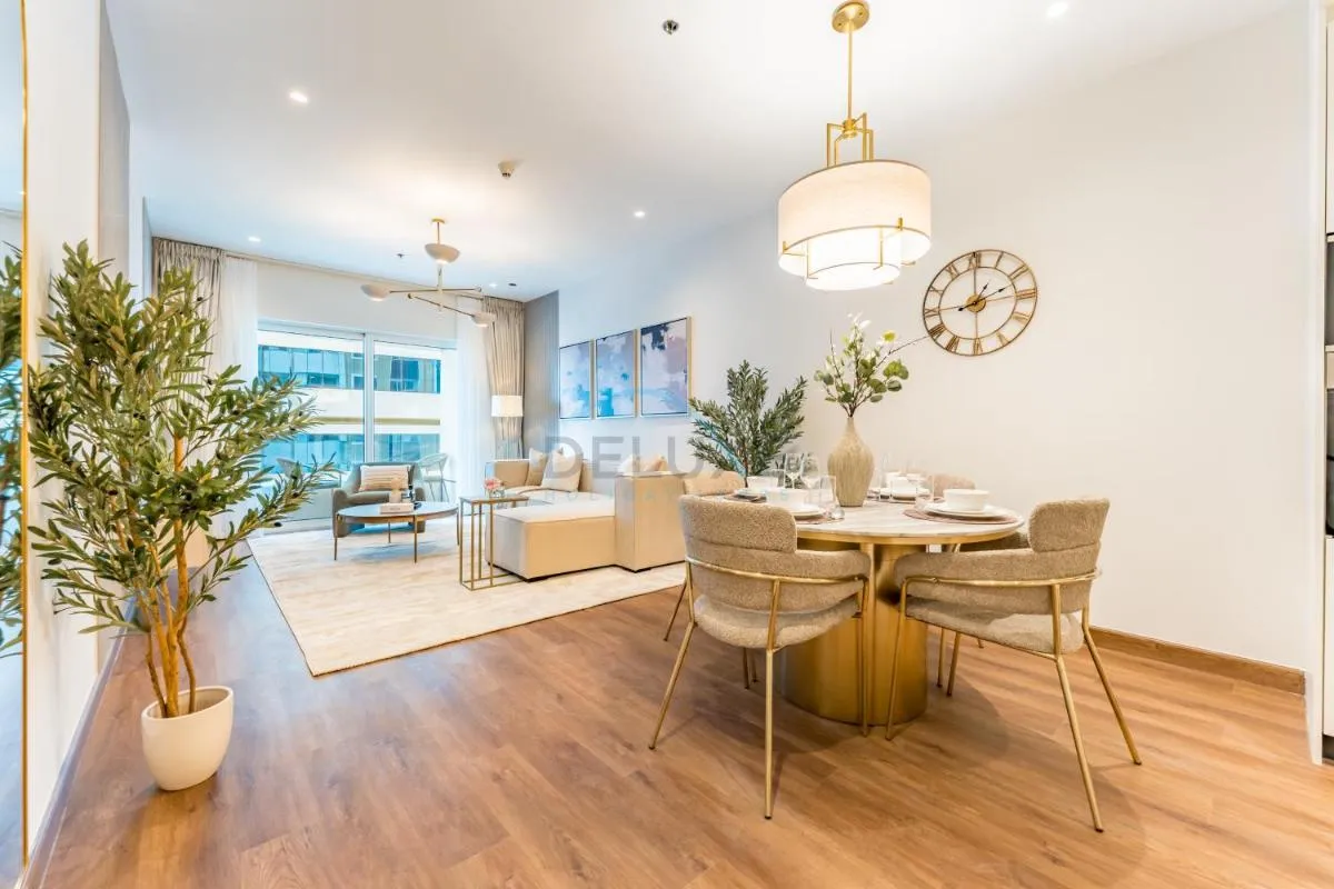 Refurbished 1BR High-Floor Unit with Partial City & Sea Views, Walking Distance to the Beach, Elite Residence, Dubai Marina by Deluxe Holiday Homes