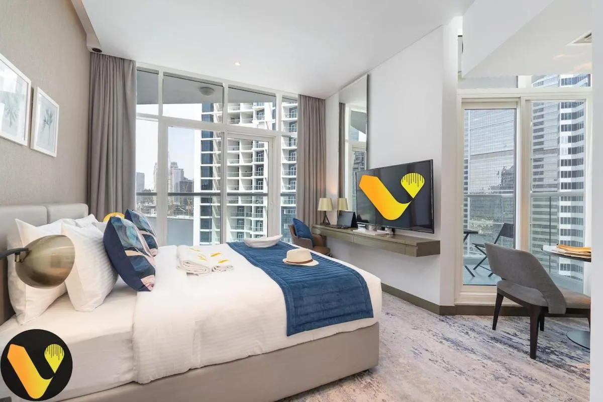 Vogue Business Bay Damac Maison Prive near Burj Khalifa and Dubai Mall, Studio Apartment with Balcony, Canal and City View, Access to all Amenities — صورة 2