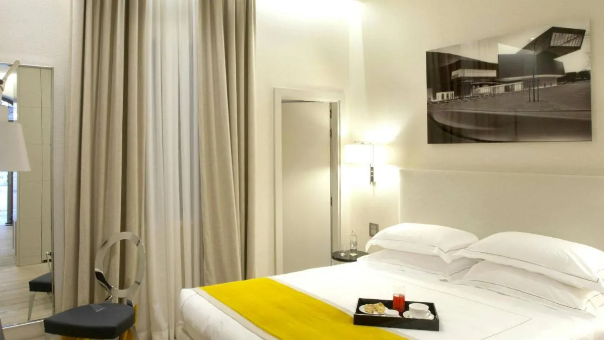 مود 44 - روما — صورة 4